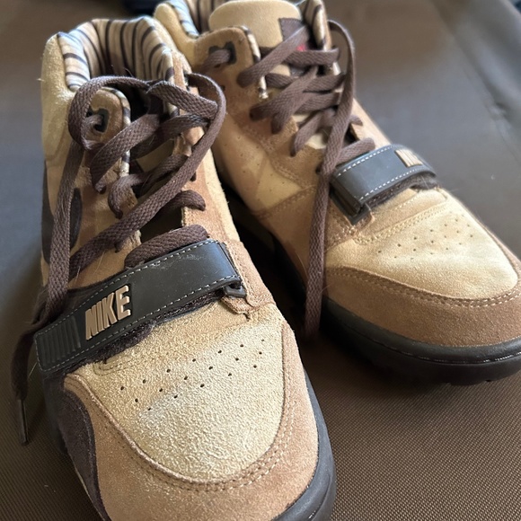 Nike shoes - Picture 1 of 2